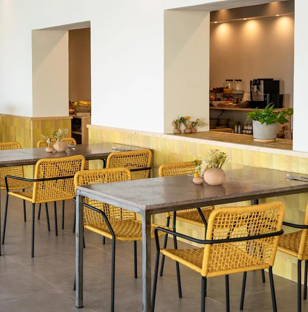 Hostal La Cigüeña Portinatx 3*,  España