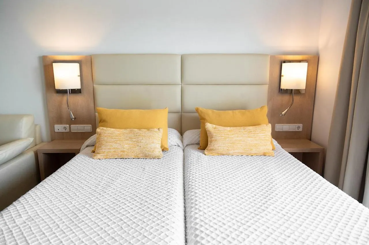 Hostal La Cigueena Portinatx 3*,